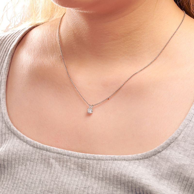 POINT OF LIGHT NECKLACE